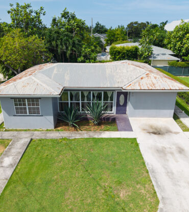 DORSET LANE 3 BED HOME - ZONED NEIGHBORHOOD COMMERCIAL