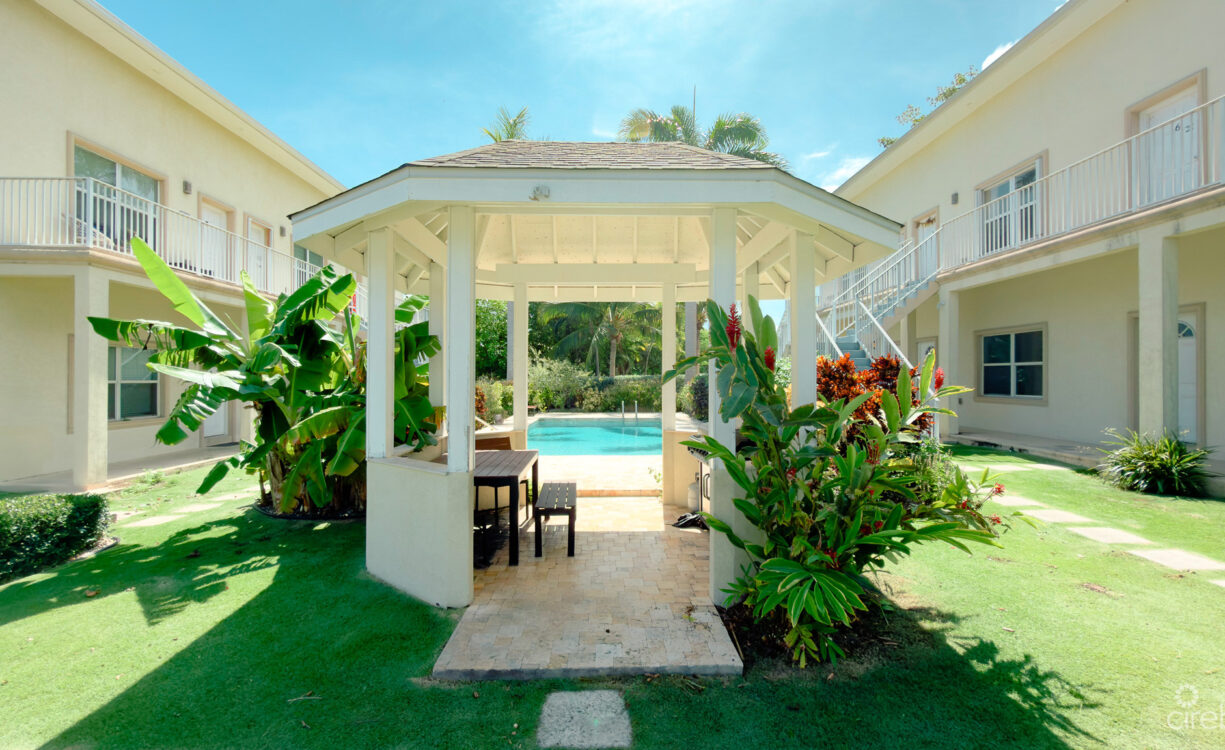 EMERALD ISLE 2 BEDROOM TOWNHOUSE