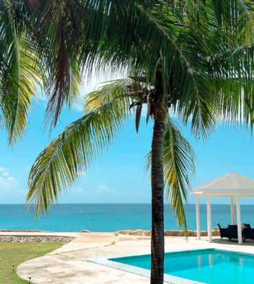 VILLA ADEL OCEANFRONT HOME