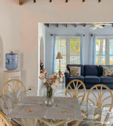 VILLA ADEL OCEANFRONT HOME
