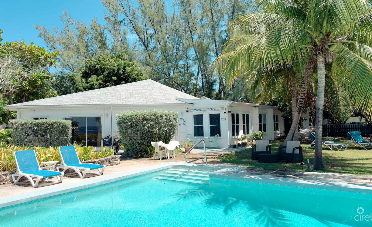 VILLA ADEL OCEANFRONT HOME