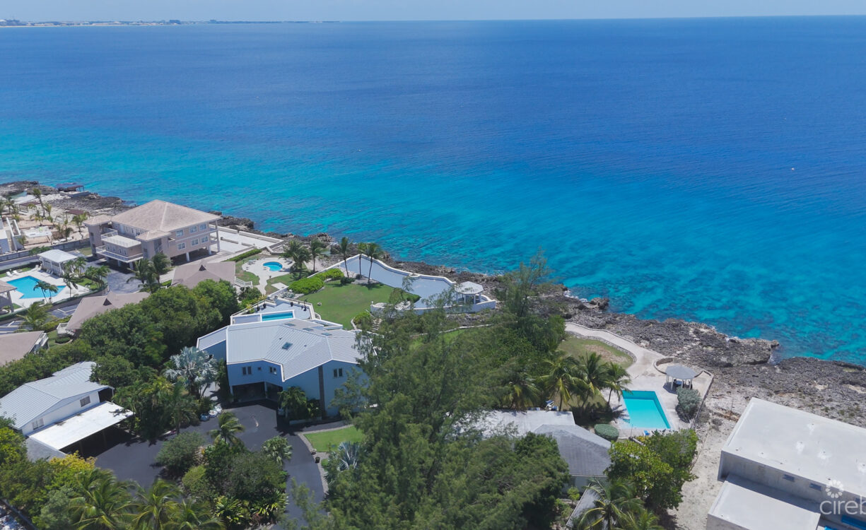 VILLA ADEL OCEANFRONT HOME