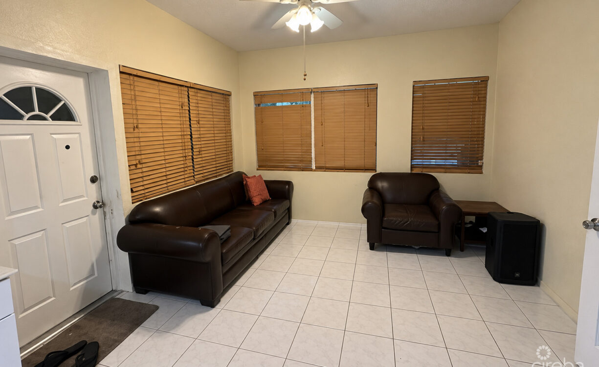 PEPI STREET DUPLEX (WITH DOCK)