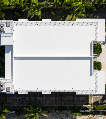 SHORE CLUB #6- OCEAN VIEW PENTHOUSE WITH PRIVATE ROOFTOP TERRACE