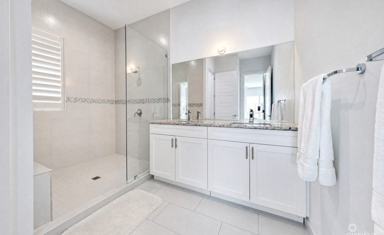 SHORE CLUB #6- OCEAN VIEW PENTHOUSE WITH PRIVATE ROOFTOP TERRACE