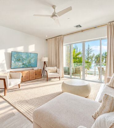 AURA  OCEANVIEW THREE BED TOWNHOME WITH DEN
