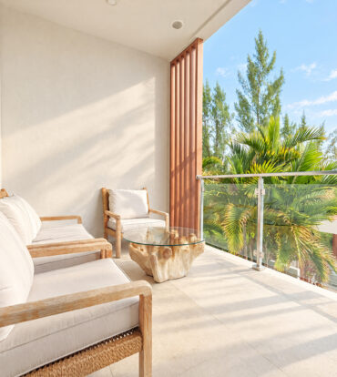 AURA  OCEANVIEW THREE BED TOWNHOME WITH DEN