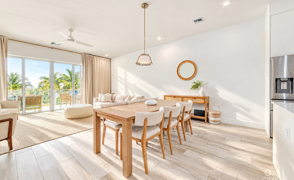 AURA  OCEANVIEW THREE BED TOWNHOME WITH DEN