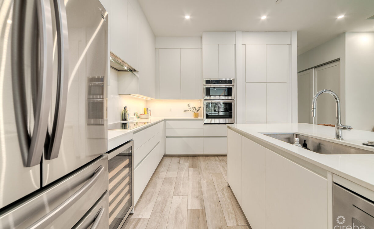 AURA  OCEANVIEW THREE BED TOWNHOME WITH DEN