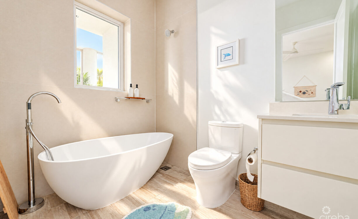 AURA  OCEANVIEW THREE BED TOWNHOME WITH DEN