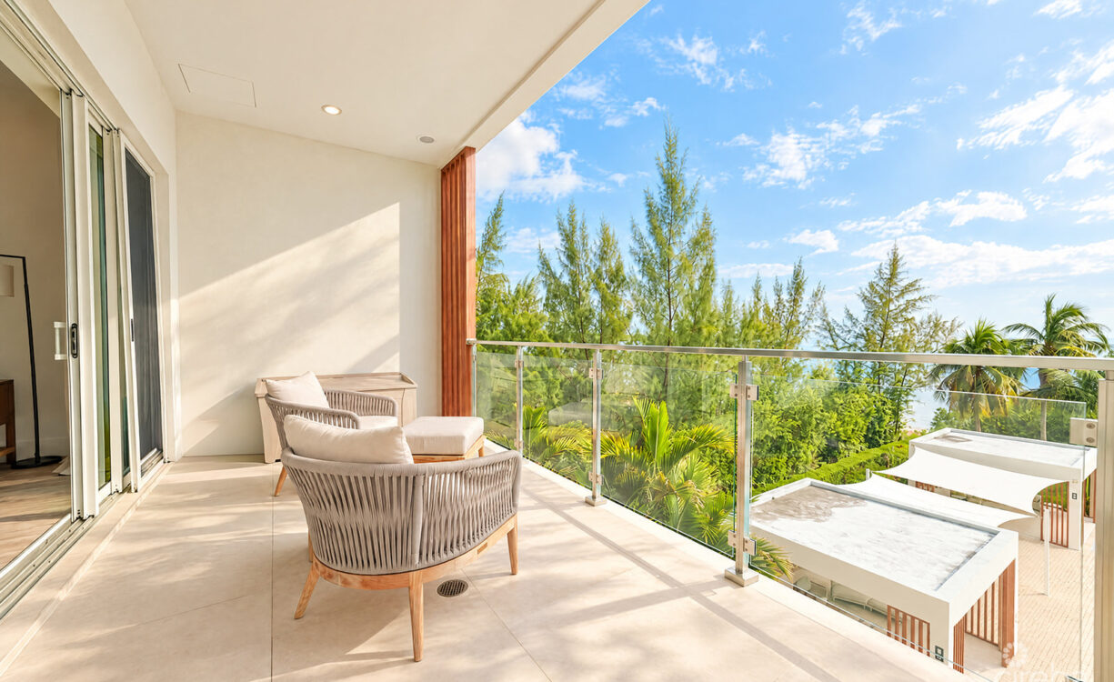 AURA  OCEANVIEW THREE BED TOWNHOME WITH DEN
