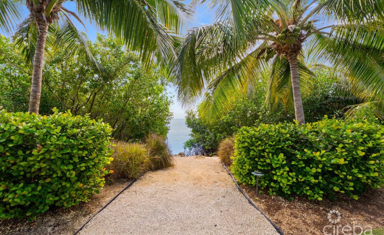 AURA  OCEANVIEW THREE BED TOWNHOME WITH DEN