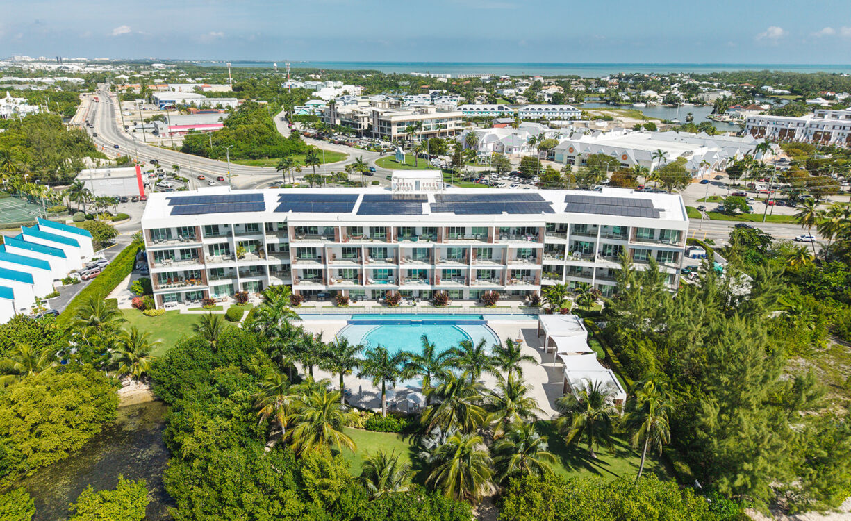 AURA  OCEANVIEW THREE BED TOWNHOME WITH DEN