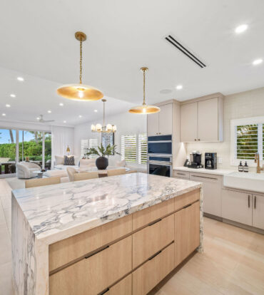 AVALON 9, EXQUISITE BEACHFRONT CONDO