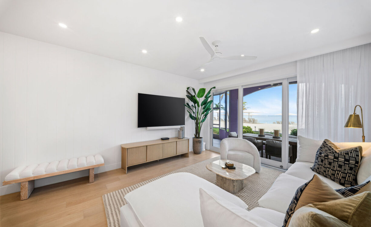 AVALON 9, EXQUISITE BEACHFRONT CONDO