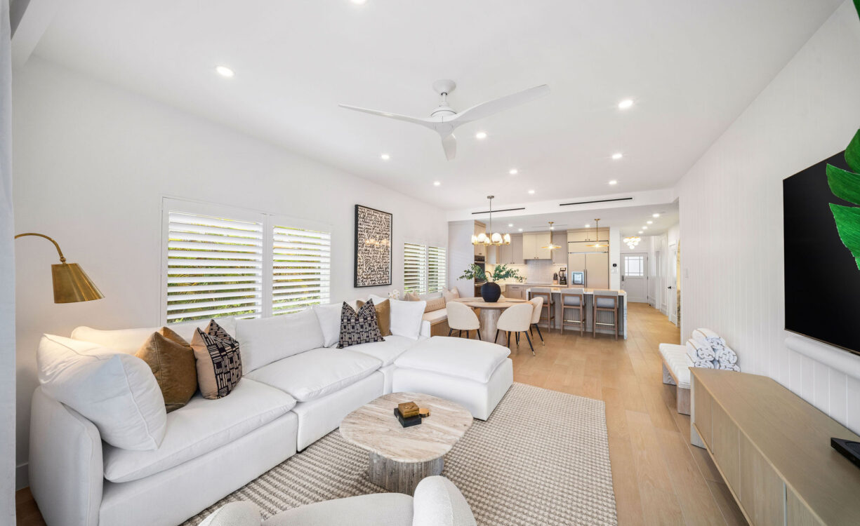AVALON 9, EXQUISITE BEACHFRONT CONDO