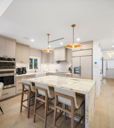 AVALON 9, EXQUISITE BEACHFRONT CONDO