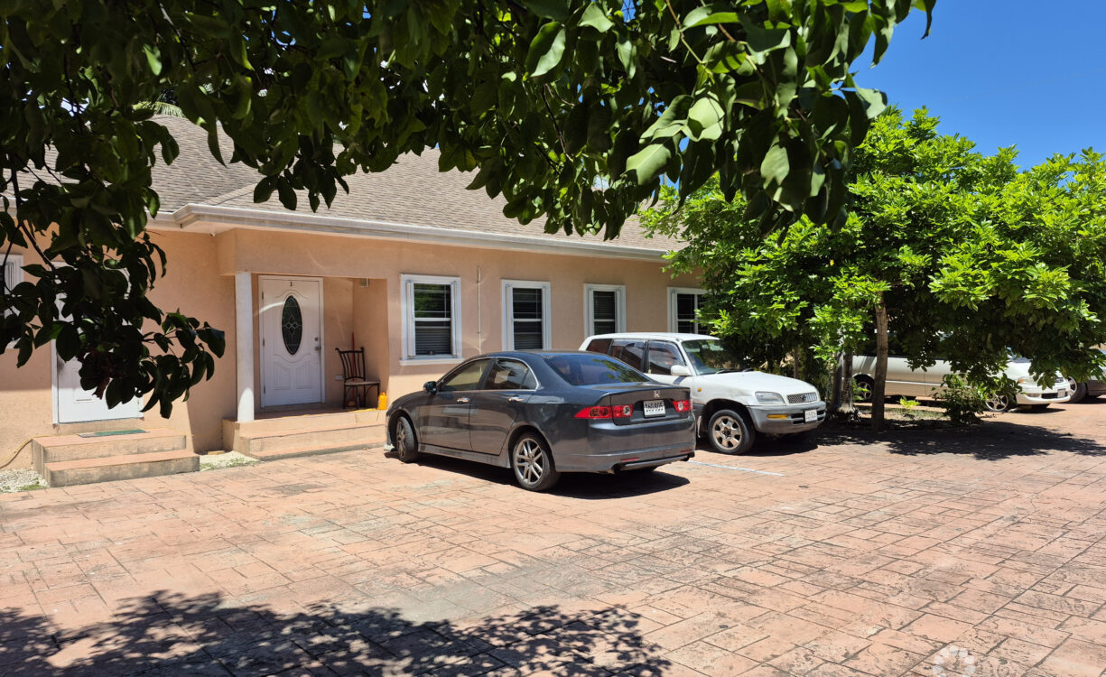 83 MOCKINGBIRD CRESCENT