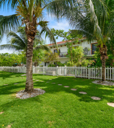 PORTOFINO GARDENS | TURNKEY 2-BED