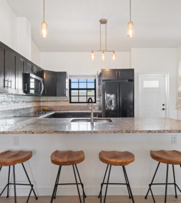 PORTOFINO GARDENS | TURNKEY 2-BED