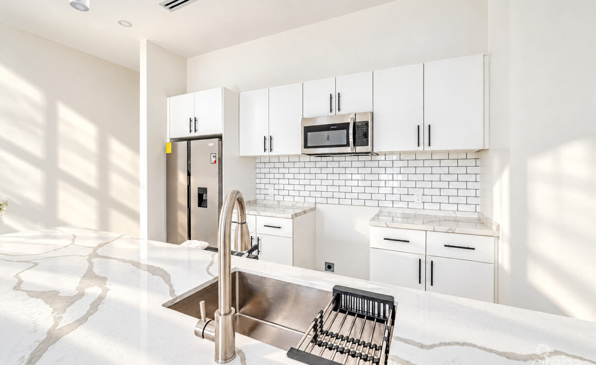 NORTH PALM HEIGHTS - END UNIT #7