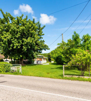 PRIME WEST BAY DEVELOPMENT OPPORTUNITY | 0.84 ACRES