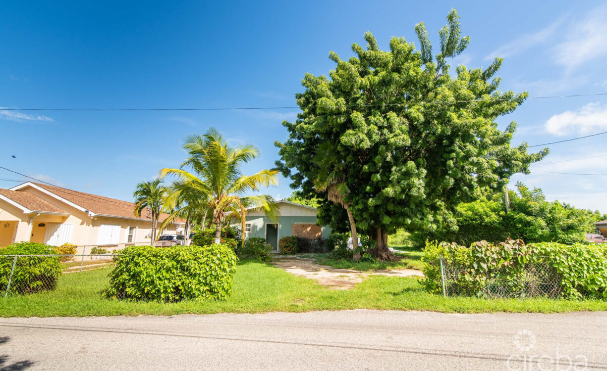 PRIME WEST BAY DEVELOPMENT OPPORTUNITY | 0.84 ACRES