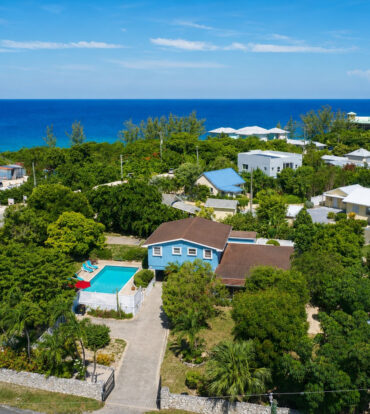 3 BR POOL HOME IN CORAL GABLES ON .47 ACRES