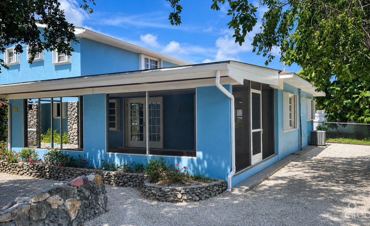 3 BR POOL HOME IN CORAL GABLES ON .47 ACRES