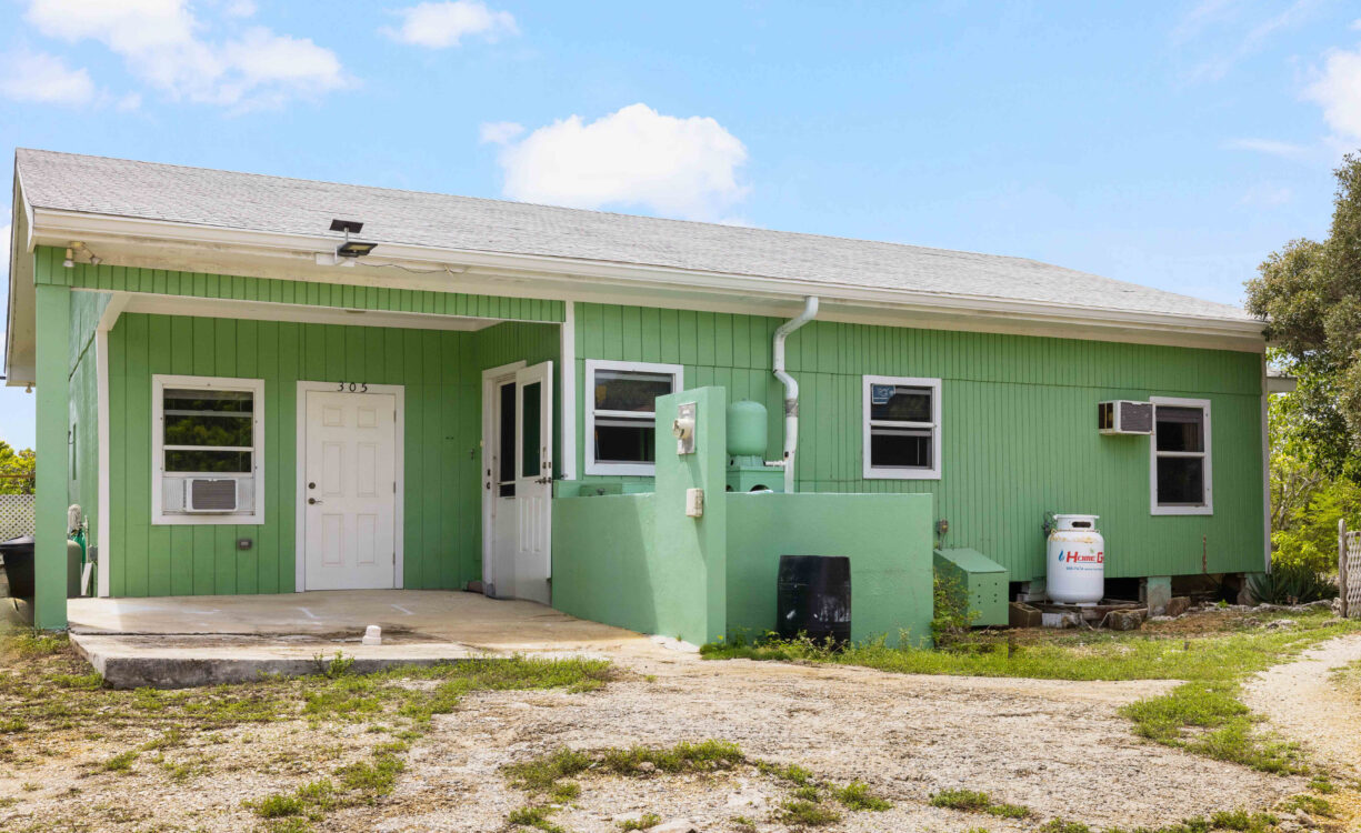 EAST END STAND ALONE HOME JOHN MCLEAN DR