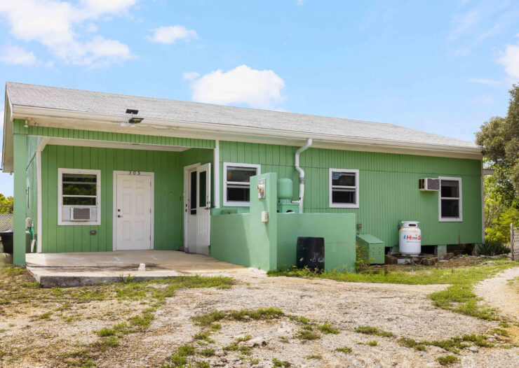EAST END STAND ALONE HOME JOHN MCLEAN DR