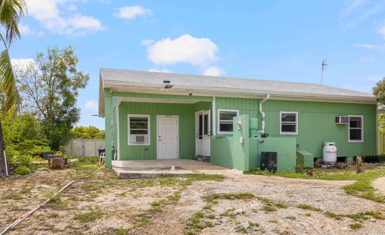 EAST END STAND ALONE HOME JOHN MCLEAN DR