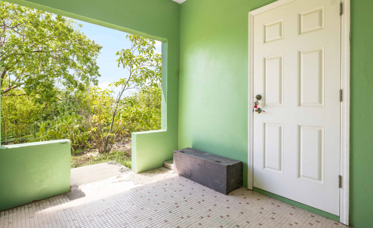 EAST END STAND ALONE HOME JOHN MCLEAN DR
