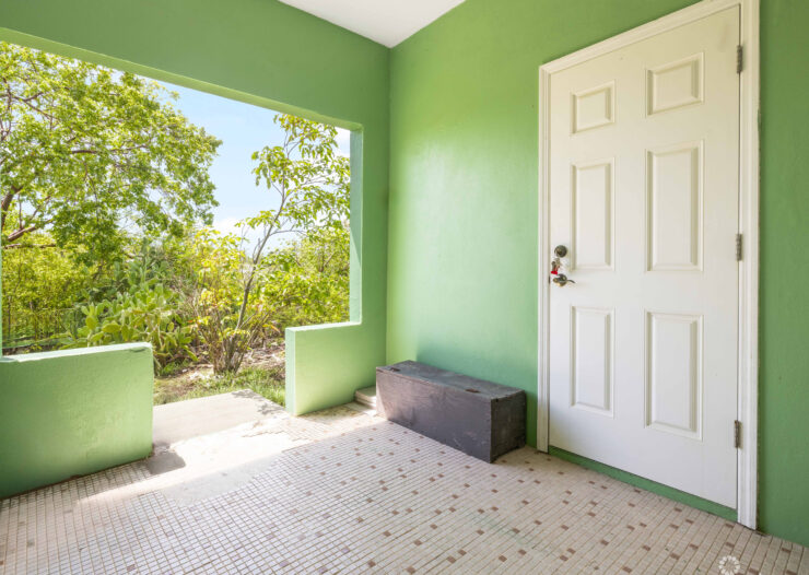 EAST END STAND ALONE HOME JOHN MCLEAN DR