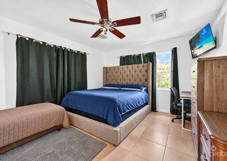 3 BEDROOM HOME ON DUPLEX LOT W/APPROVED PLANS FOR AN ADDITIONAL 4-BEDROOM HOME