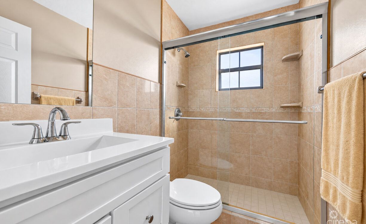 3 BEDROOM HOME ON DUPLEX LOT W/APPROVED PLANS FOR AN ADDITIONAL 4-BEDROOM HOME