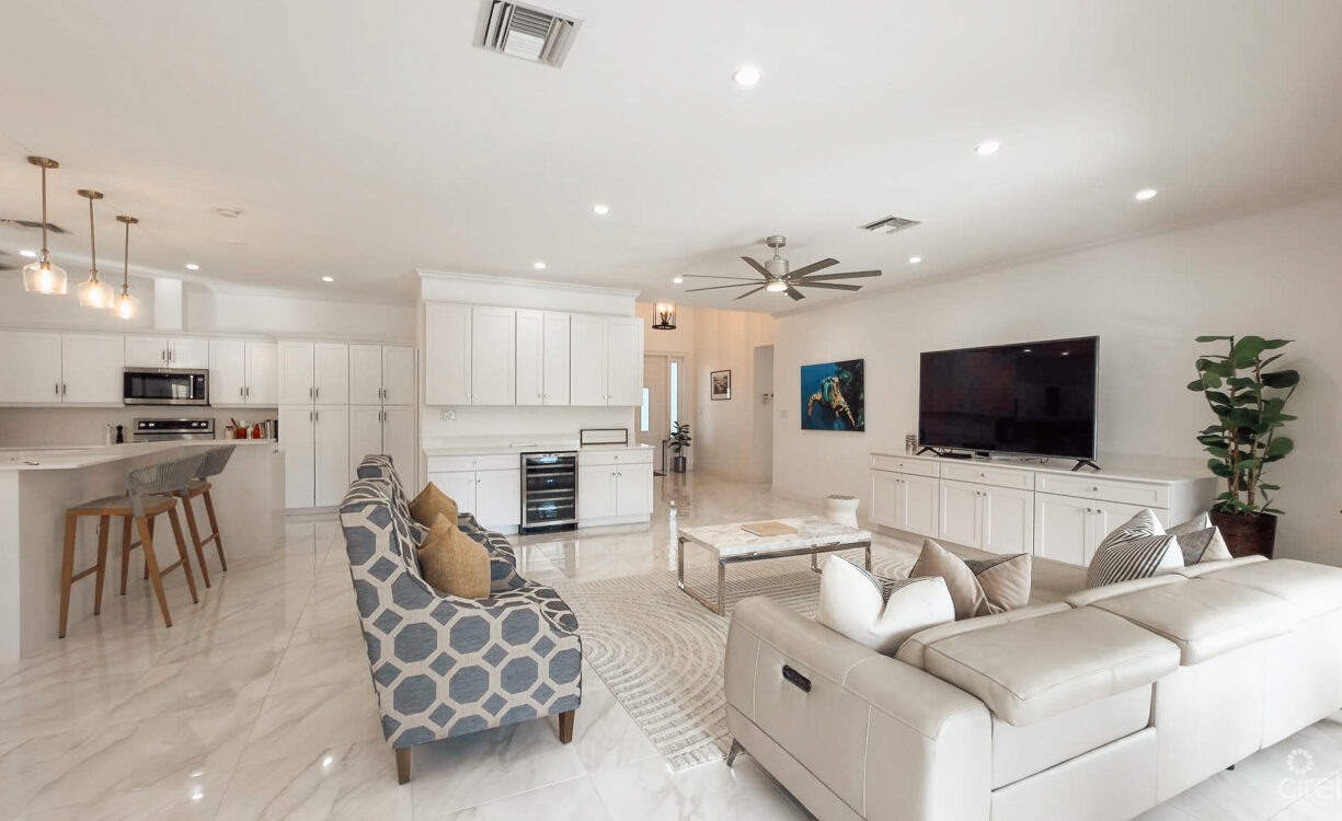 SHORECREST CIRCLE 4 BEDROOM FAMILY HOME