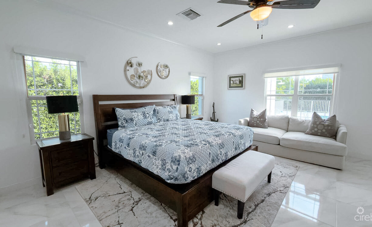 SHORECREST CIRCLE 4 BEDROOM FAMILY HOME