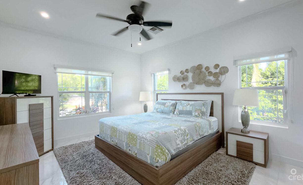 SHORECREST CIRCLE 4 BEDROOM FAMILY HOME
