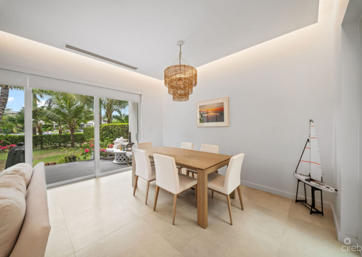 SOLARA #104 | LUXURY TOWNHOUSE IN CRYSTAL HARBOUR