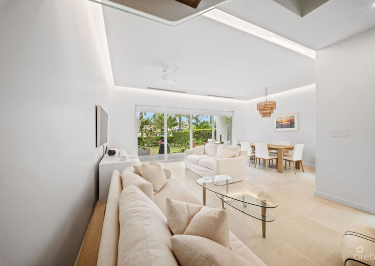 SOLARA #104 | LUXURY TOWNHOUSE IN CRYSTAL HARBOUR