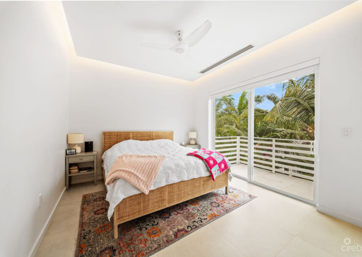 SOLARA #104 | LUXURY TOWNHOUSE IN CRYSTAL HARBOUR