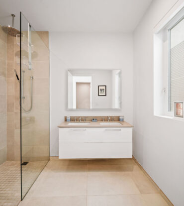 SOLARA #104 | LUXURY TOWNHOUSE IN CRYSTAL HARBOUR
