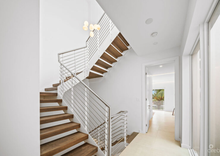 SOLARA #104 | LUXURY TOWNHOUSE IN CRYSTAL HARBOUR