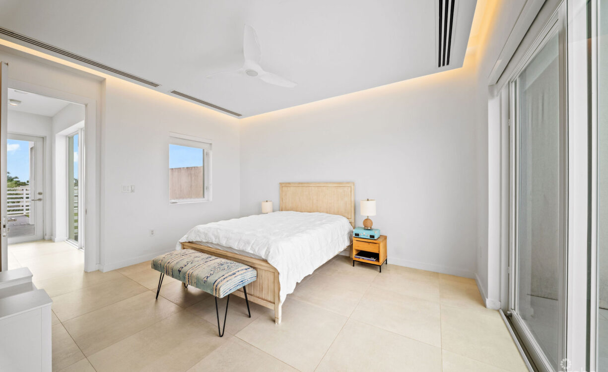 SOLARA #104 | LUXURY TOWNHOUSE IN CRYSTAL HARBOUR