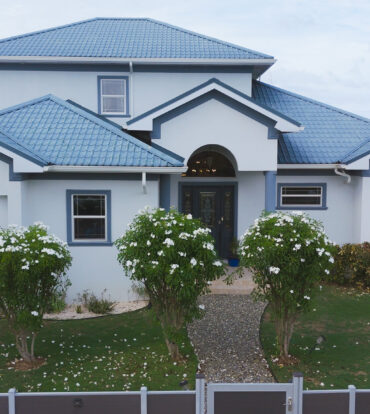 SUN ROSE CANAL FRONT HOME - NORTH SOUND ESTATES