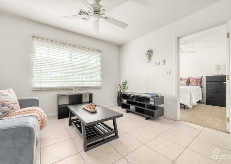 LAKESIDE 1 BED / 1 BATH NEAR CAMANA BAY