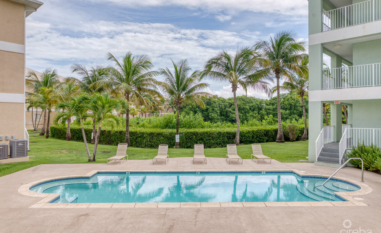 LAKESIDE 1 BED / 1 BATH NEAR CAMANA BAY