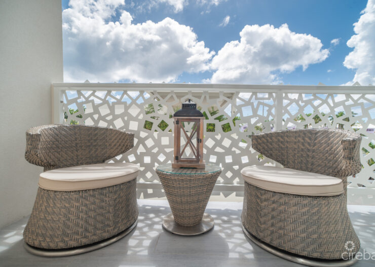 STUDIO PARADISUM AT THE GROVE