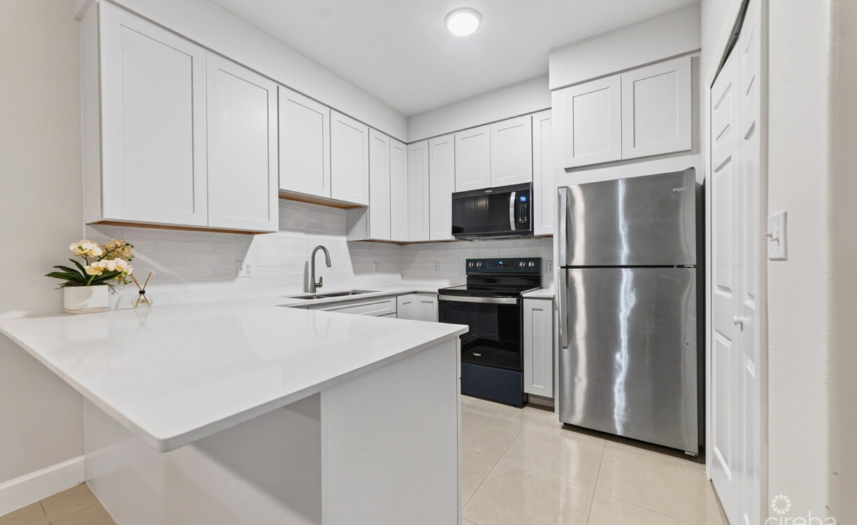 COMPLETE RENOVATED LANTERN POINT 2 BED/2 BATH
